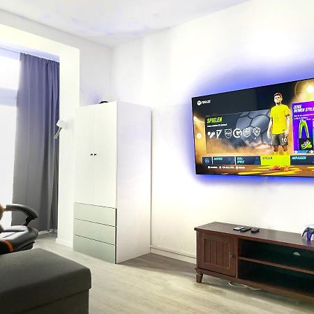 Jaybnb - Gaming Apartment Ps5 65 Zoll 4K Tv Wohnung Mit Balkon 多特蒙德 外观 照片
